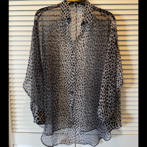 Tops - 🔥HP🔥Sheer Animal Print Blouse